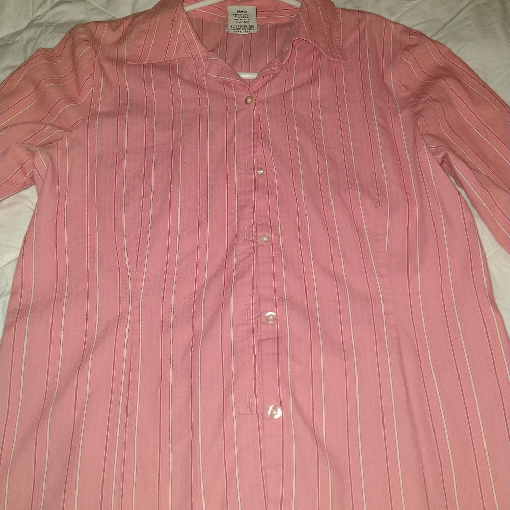I am selling a button down George Stretch brand shirt. Women's size Medium(8-10)